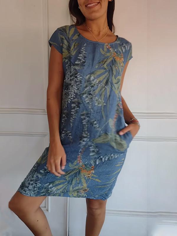 Women's Dress - Relaxed Fit - Short Sleeve - Round Neck - With Side Pockets