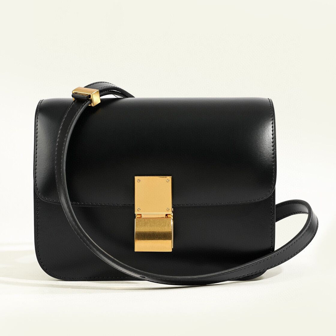 Eloura-Moda | Classic Flasp Box shoulder bag