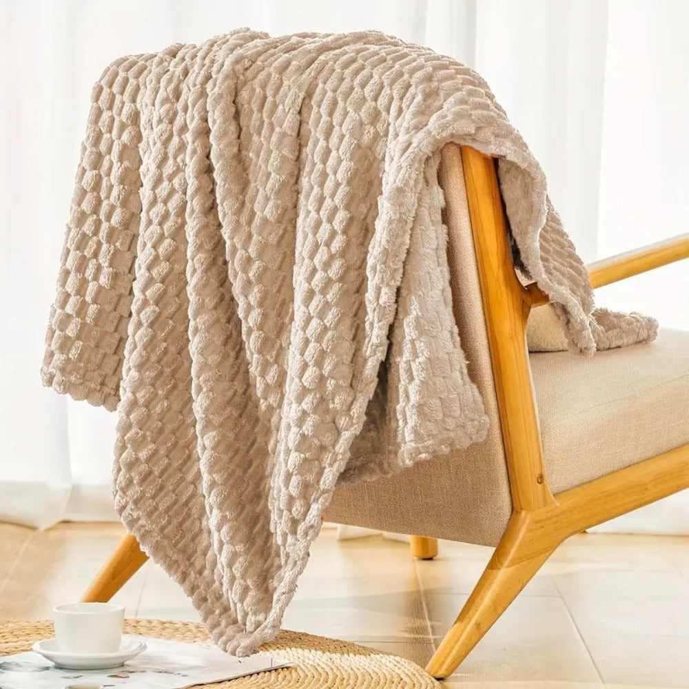 Modern Textured Fleece Throw Blanket With Bubble Design