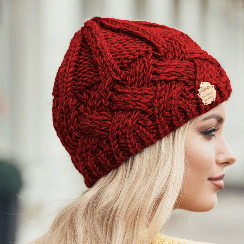 Elegant and comfortable knitted bonnet