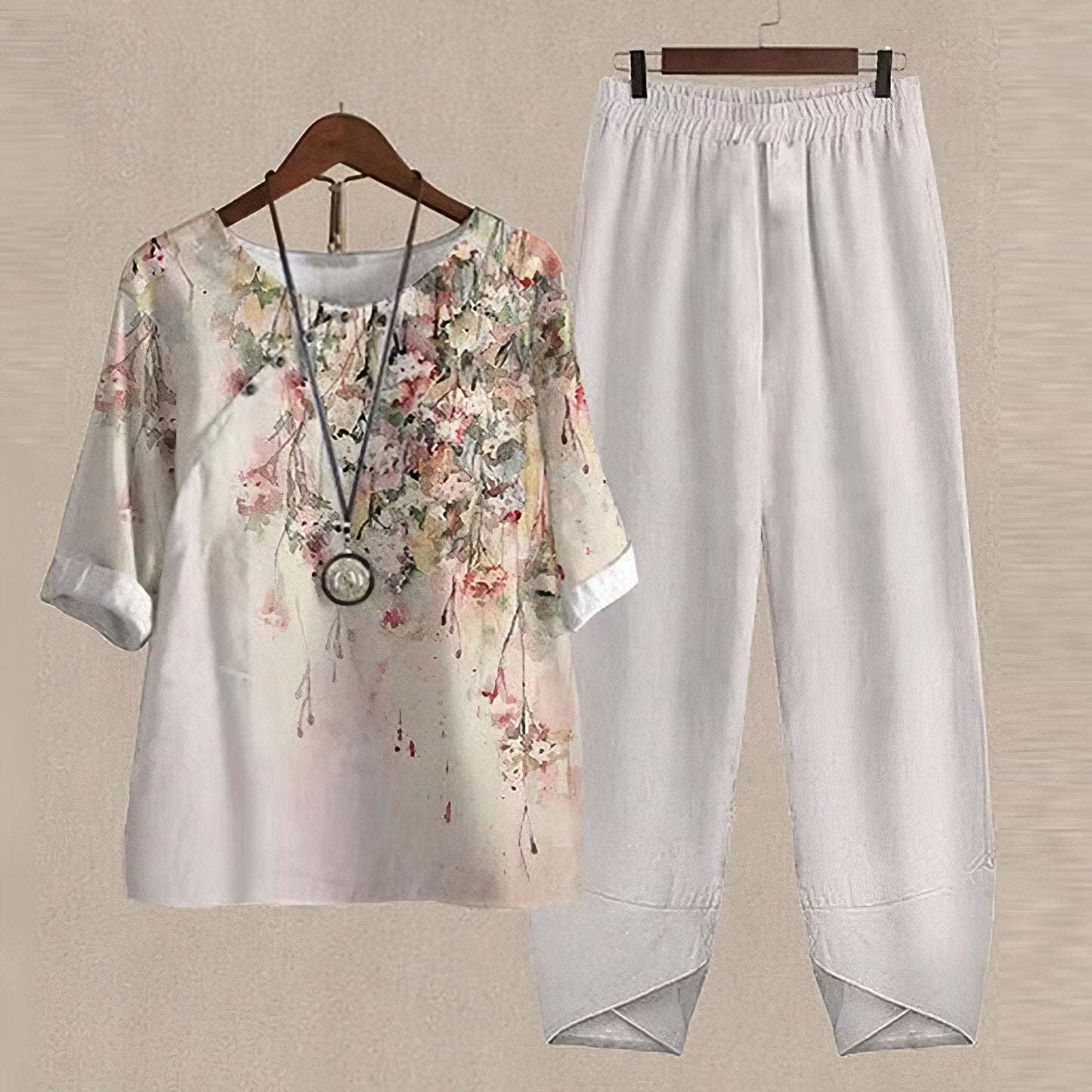 Women's Set with Blouse and Pants – Loose Fit – Butterfly Print – Elastic Waist – 3/4 Sleeves
