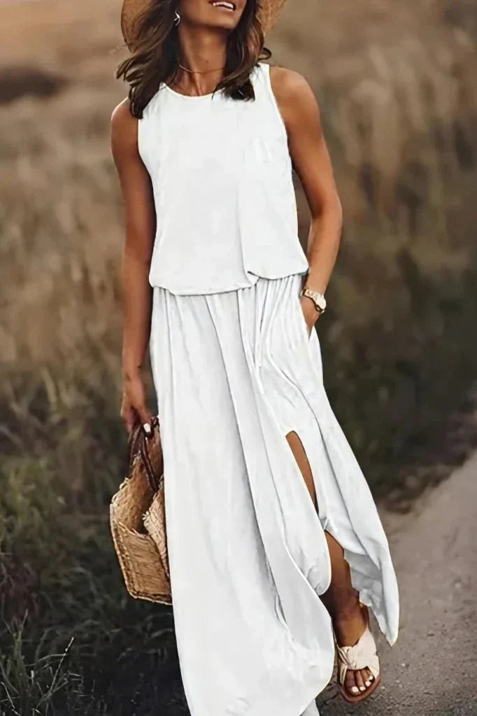Women's Maxi Dress – Loose Fit – Empire Waist – Sleeveless – Slit – Round Neck