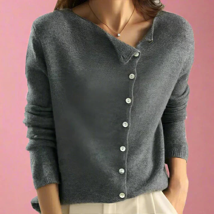 Eloura-Moda | Cardigan with asymmetrical button pattern