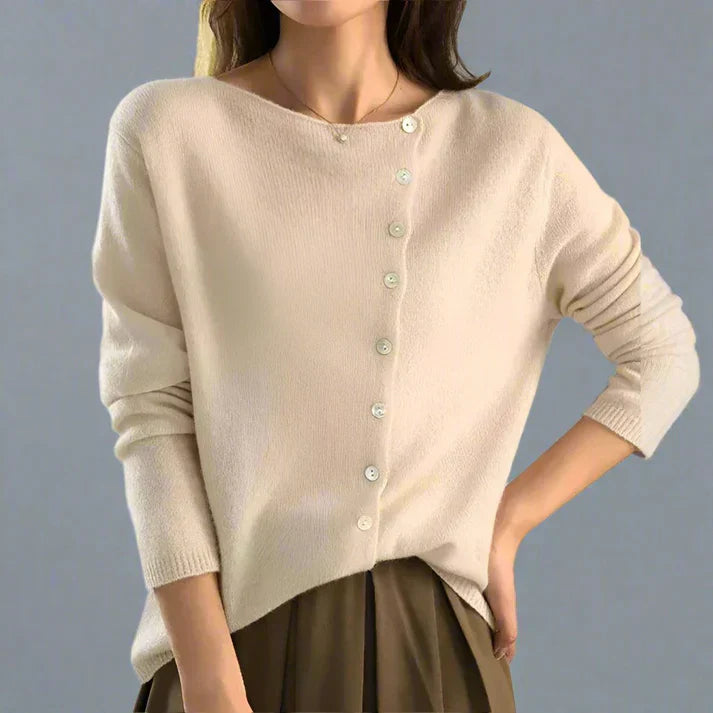 Eloura-Moda | Cardigan with asymmetrical button pattern