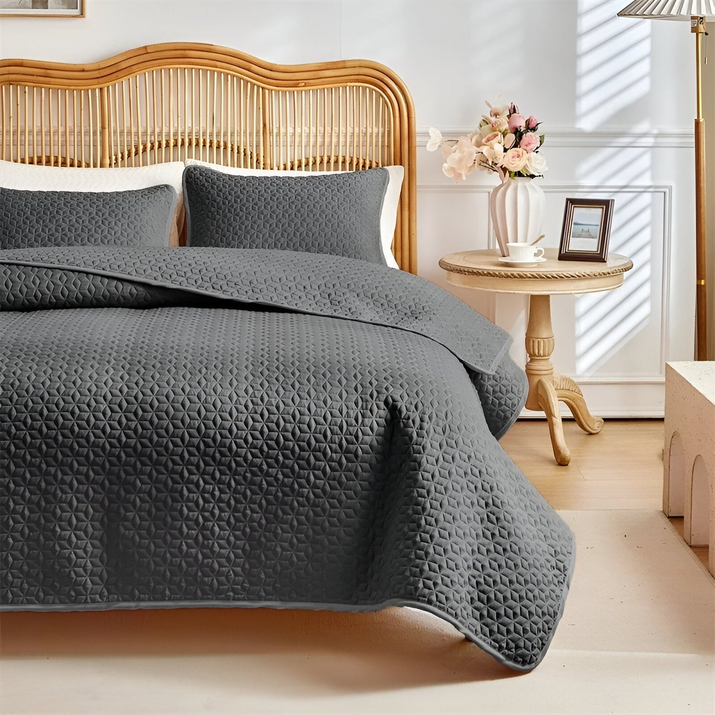 Minimalist Beige Quilted Bedspread Set
