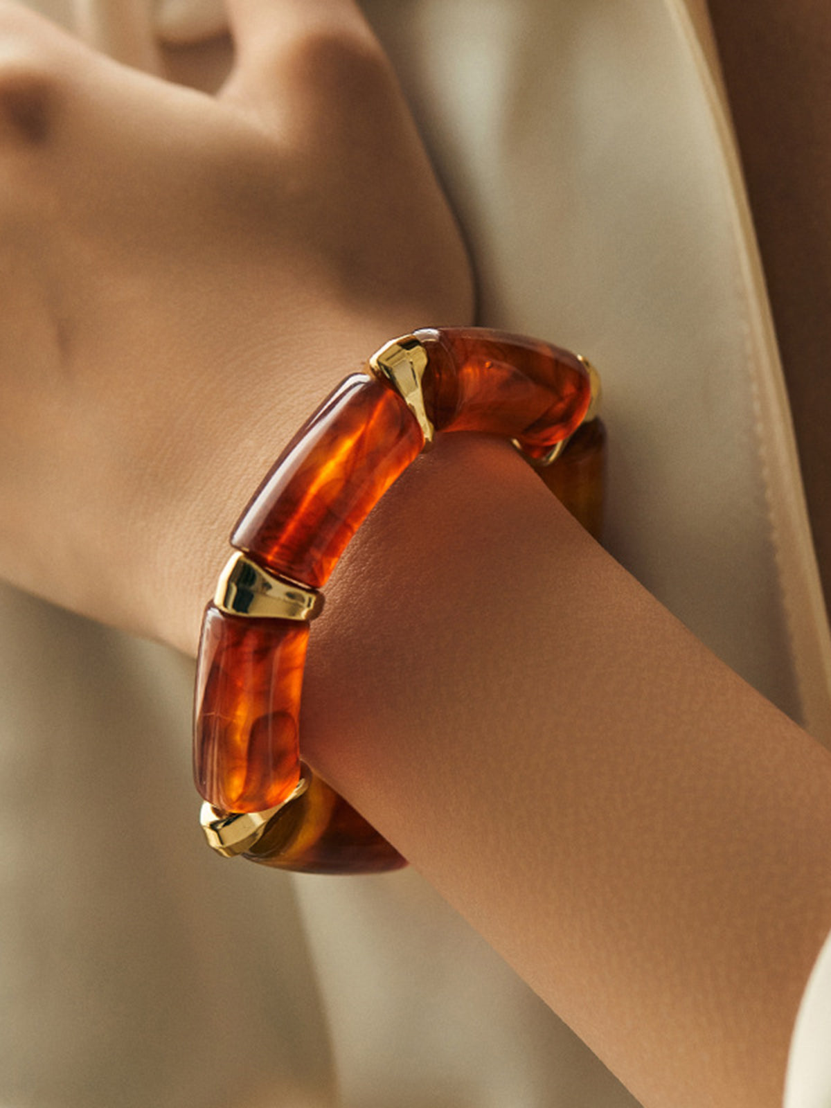 Resin Link Cuff Bracelet - TrendAura