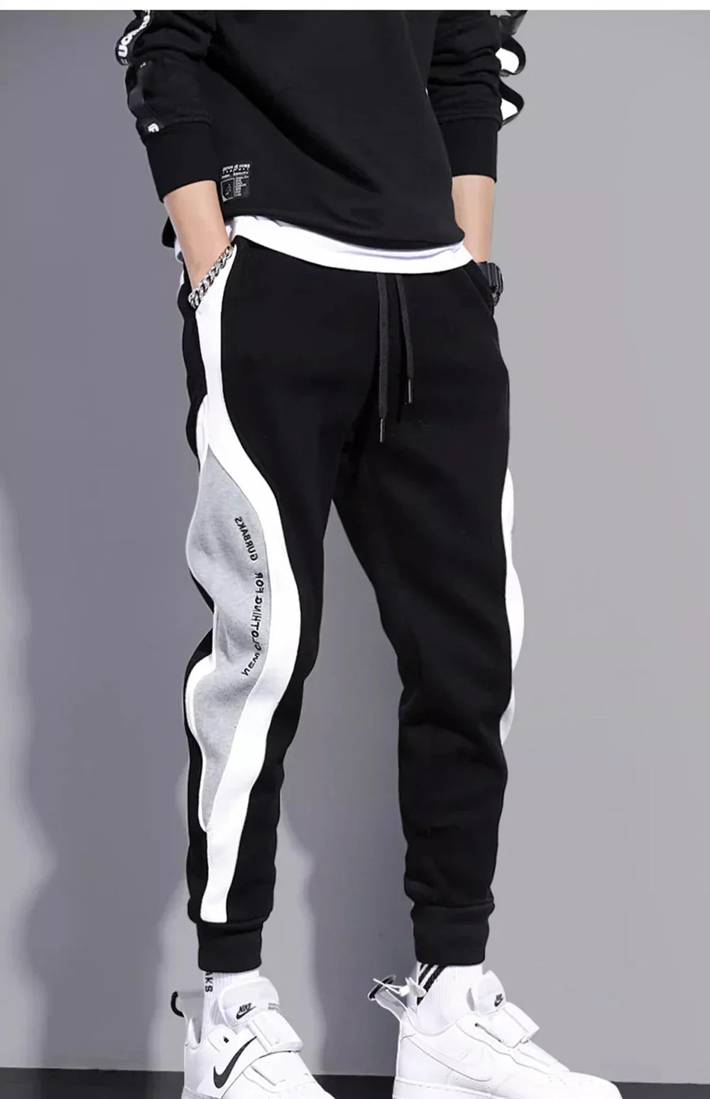 Trevor Men's Loose Fit Sports Pants With Patchwork Side Panels For Spring And Autumn