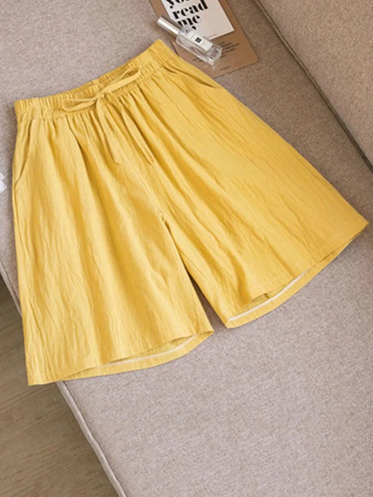 Classic cotton shorts with elastic waistband