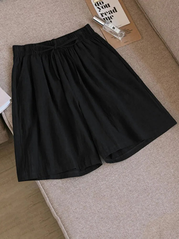 Classic cotton shorts with elastic waistband