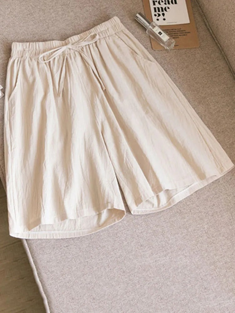 Classic cotton shorts with elastic waistband