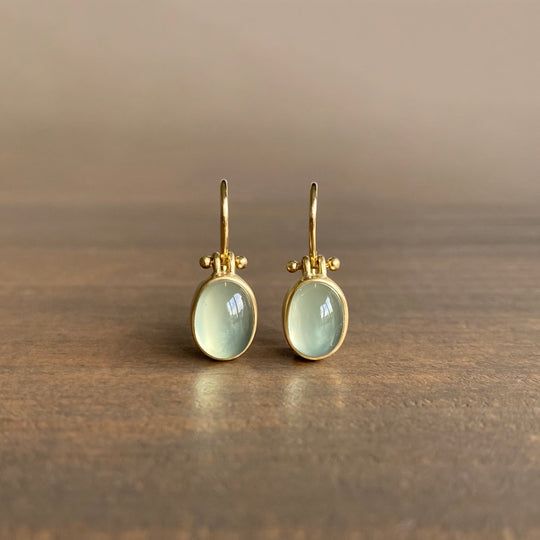 Women's Vintage Moonstone Earrings with Unique Design and Elegant Finish - TrendAura
