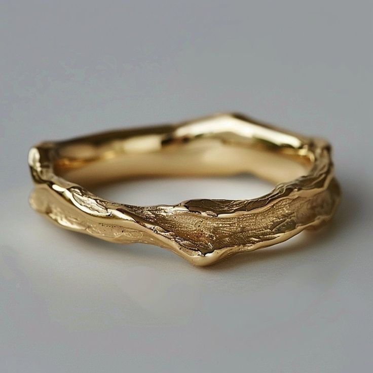 Women's Vintage Hammered Gold Ring with Unique Design and Timeless Appeal - TrendAura