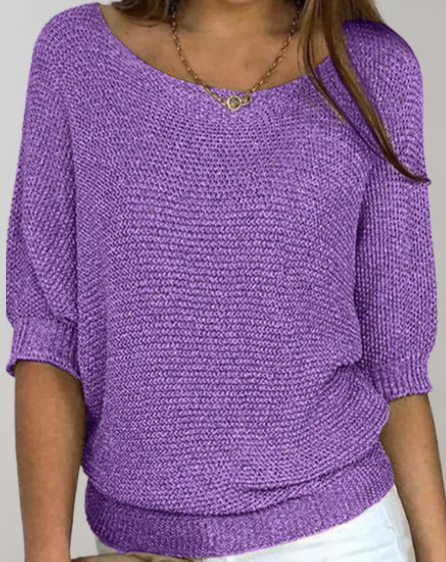 Eloura-Moda | Beautiful fitted sweater with a round neckline and straight sleeves to medium length