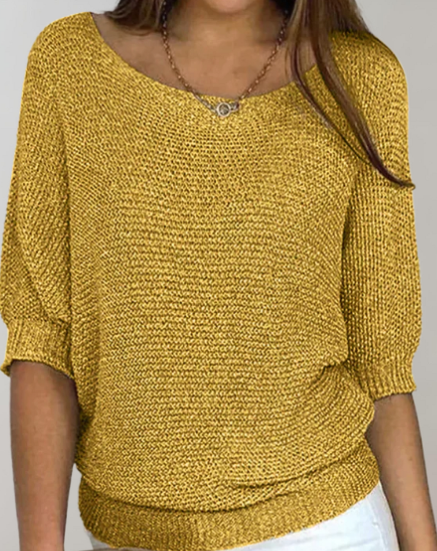 Eloura-Moda | Beautiful fitted sweater with a round neckline and straight sleeves to medium length