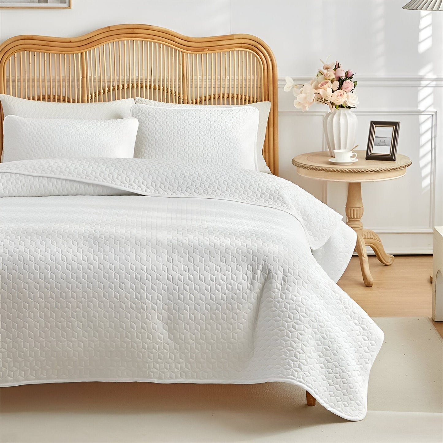 Minimalist Beige Quilted Bedspread Set